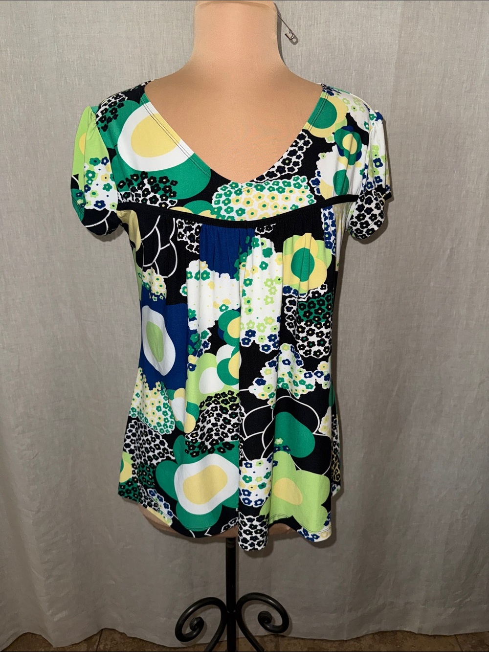 Macy’s Floral V-Neck Women’s Top in Green and Blue